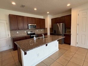 475 Merry Brook Cir in Sanford, FL - Building Photo - Building Photo