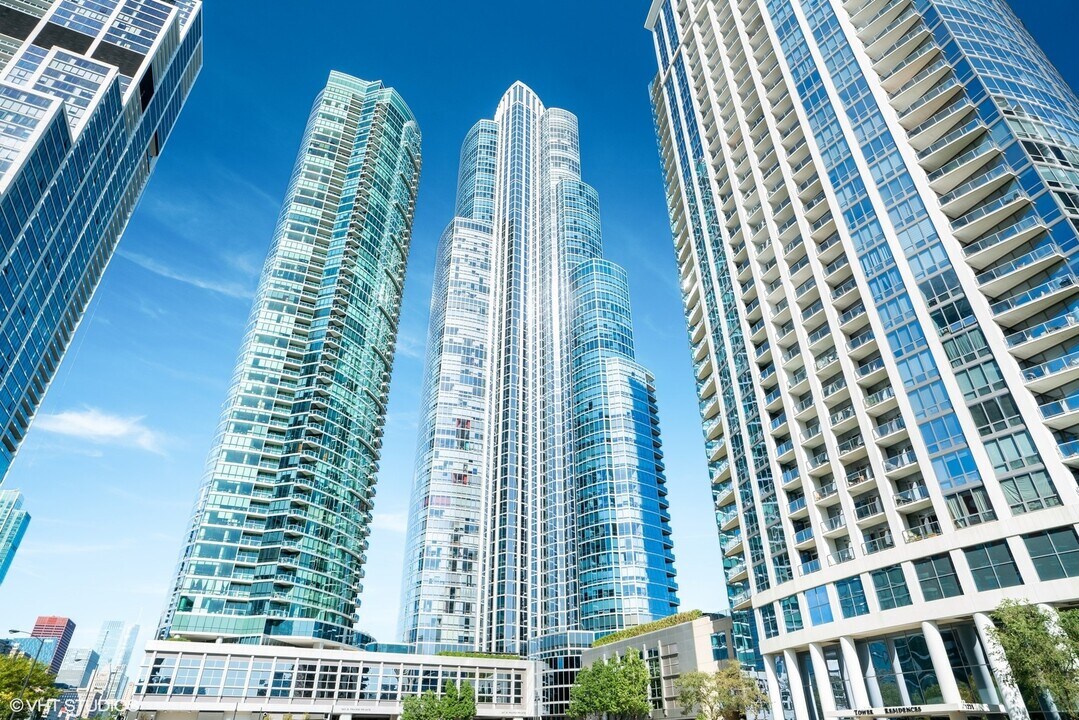 1211 S Prairie Ave, Unit 4805 in Chicago, IL - Building Photo