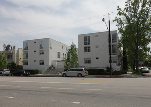 14224 Riverside Dr in Sherman Oaks, CA - Building Photo - Building Photo