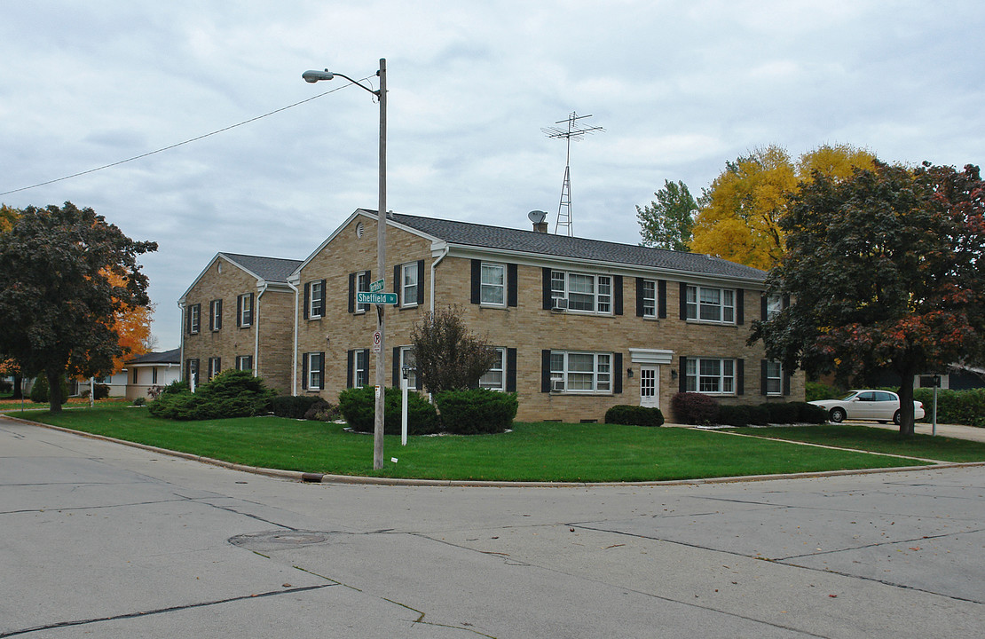 Bay Sheffield in Racine, WI - Foto de edificio