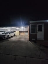 10916 Acacia Ave in Inglewood, CA - Building Photo - Building Photo