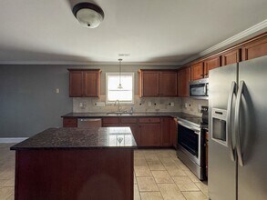 1656 Rock Creek Ln in Fayetteville, NC - Building Photo - Building Photo