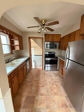 1037 Lloyd Rd in Wickliffe, OH - Building Photo - Building Photo