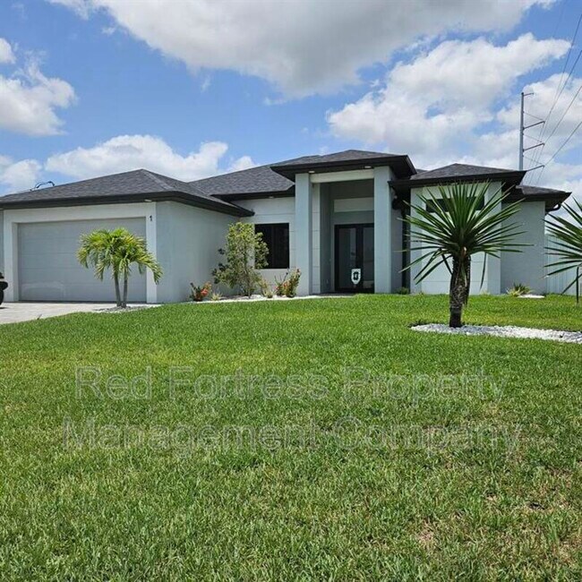 1 NW 8th Terrace in Cape Coral, FL - Building Photo - Building Photo