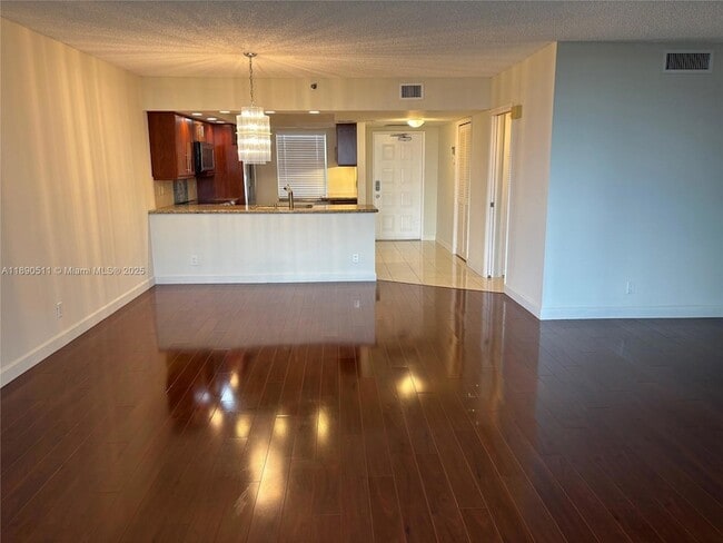 3507 Oaks Way, Unit 805 in Pompano Beach, FL - Building Photo - Building Photo