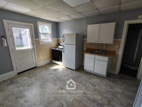 902 S Anderson St, Unit 1 in Elwood, IN - Building Photo - Building Photo