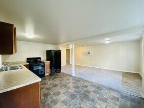 3009 W Overland Rd in Boise, ID - Building Photo - Building Photo