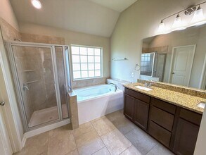 117 Green Haven Dr in Huntsville, TX - Building Photo - Building Photo