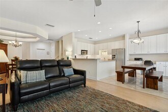 6319 Vista Verde Dr W in St. Petersburg, FL - Building Photo - Building Photo