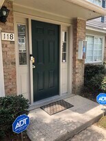 6701 Dickens Ferry Rd, Unit 118 in Mobile, AL - Building Photo