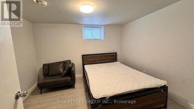 5513 Spring St in Niagara Falls, ON - Building Photo - Building Photo