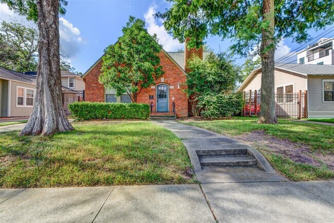 1313 Peden St-Unit -1 in Houston, TX - Building Photo - Building Photo