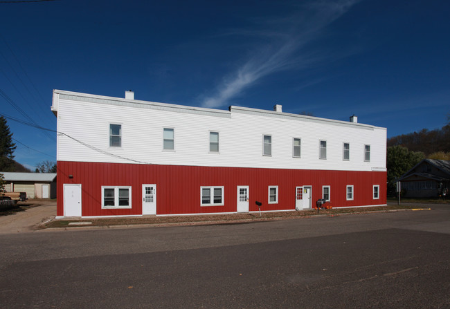 103 Mckay Ave in Spring Valley, WI - Foto de edificio - Building Photo