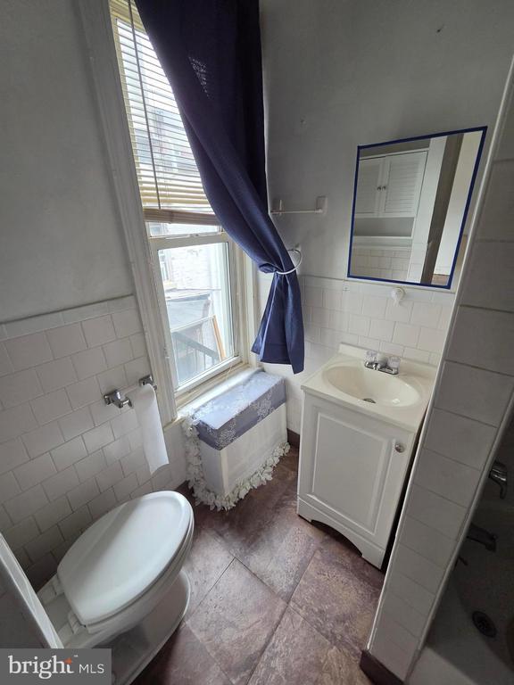 property at 315 N 6th St