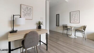 2250 McGregor Blvd, Unit 2119 in Ft. Myers, FL - Building Photo - Building Photo