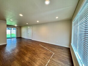 17402-17404 8th Ave Ct E in Spanaway, WA - Building Photo - Building Photo