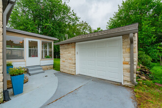 1324 Fish Hatchery Rd in Madison, WI - Building Photo - Building Photo