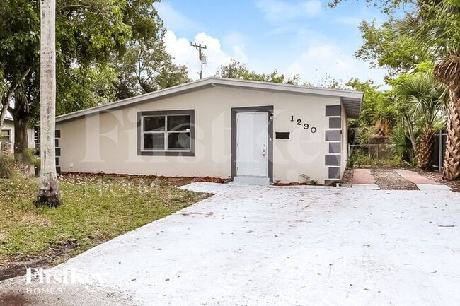 1290 SW 28th Ave in Fort Lauderdale, FL - Building Photo - Building Photo