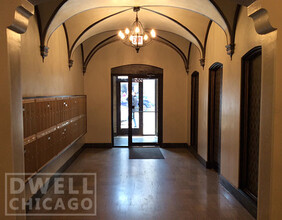 2779 N Milwaukee Ave, Unit 208 in Chicago, IL - Building Photo - Building Photo