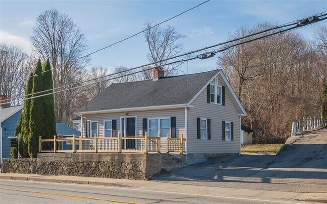 property at 670 Putnam Pike