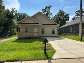 2218 Nichols Rd in Little Rock, AR - Building Photo