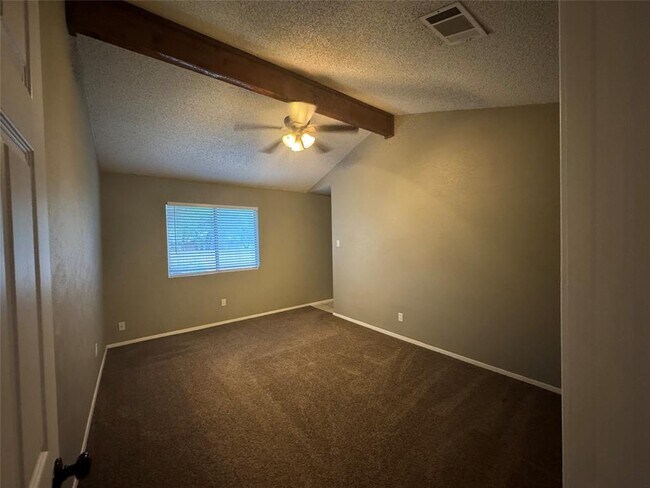 305 Freemont Cir in Round Rock, TX - Building Photo - Building Photo