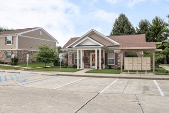 Raceland Meadows in Russell, KY - Foto de edificio - Building Photo
