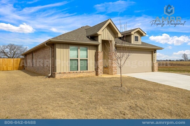 property at 1008 SW Shirley Ave