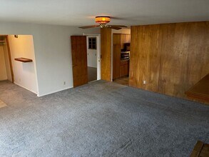 650 SE Ramp Rd in Roseburg, OR - Building Photo - Building Photo