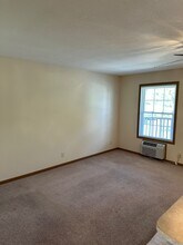 1518 1st St, Unit #1 in Charleston, IL - Building Photo - Building Photo