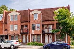 3982 Saint-Jacques Rue in Montréal, QC - Building Photo