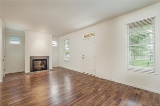 3381 Granger Blvd in St. Charles, MO - Foto de edificio - Building Photo