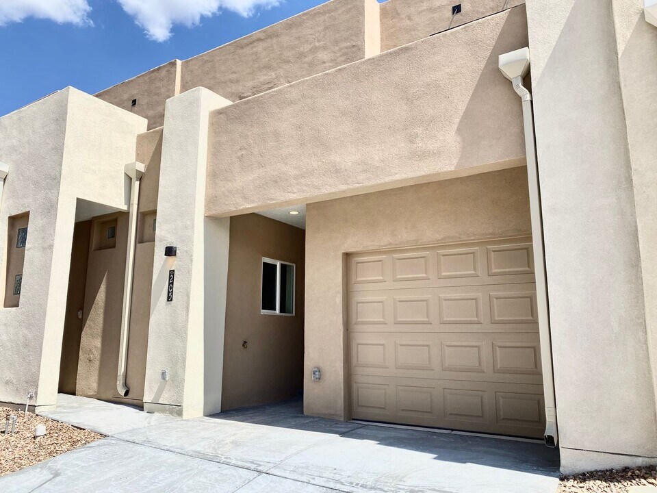 205 San Clemente Ave NW in Albuquerque, NM - Building Photo