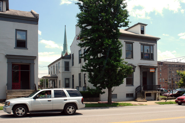 176 N Broadway in Lexington, KY - Foto de edificio - Building Photo