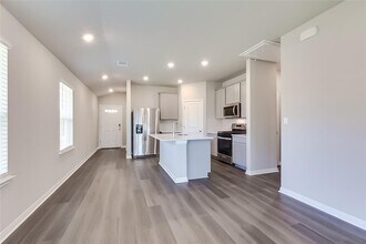 12609 Autumn Bird Trce in Buda, TX - Building Photo - Building Photo