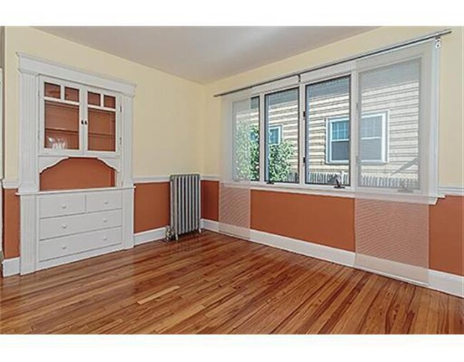 57 Fairfax St, Unit 1 in Somerville, MA - Building Photo - Building Photo
