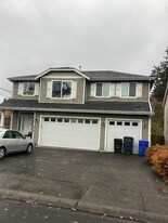 19122 76th Ave Ct E in Puyallup, WA - Building Photo