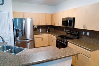 12981 NW 9th Ln in Miami, FL - Building Photo - Building Photo