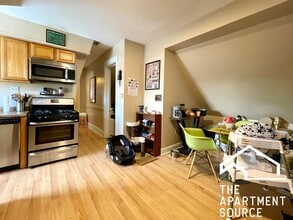 3434 W Drummond Pl in Chicago, IL - Foto de edificio - Building Photo