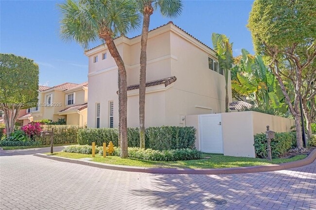 20824 NE 37th Ave in Aventura, FL - Building Photo - Building Photo