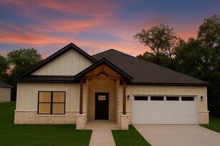 1838 Park Ave in Denison, TX - Building Photo