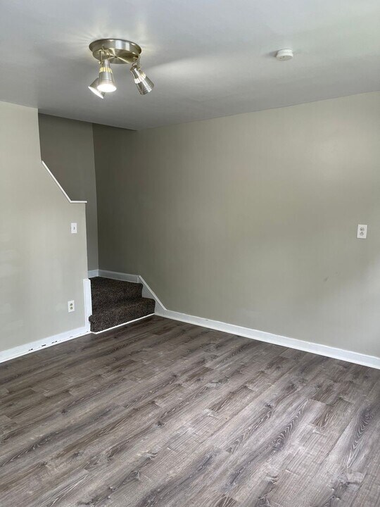 422-426 Cedar Dr in Coraopolis, PA - Building Photo