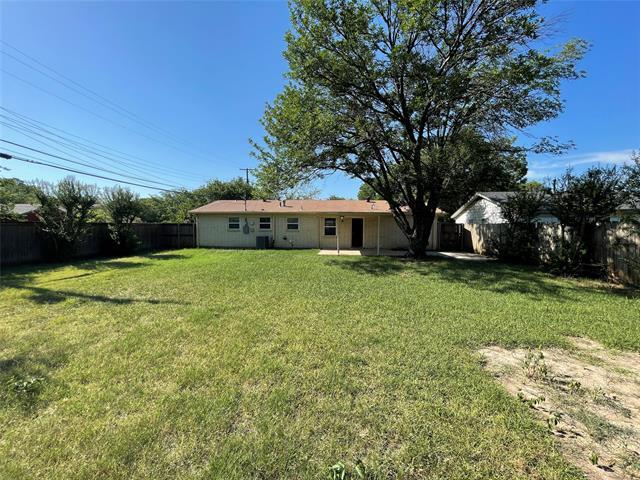 204 Pimlico Way in Saginaw, TX - Foto de edificio - Building Photo