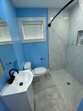 4045 W Bellfort Ave in Houston, TX - Foto de edificio - Building Photo