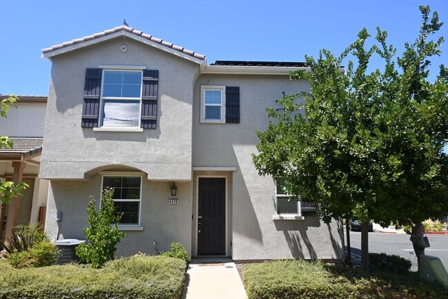 4520 Lerino Walk