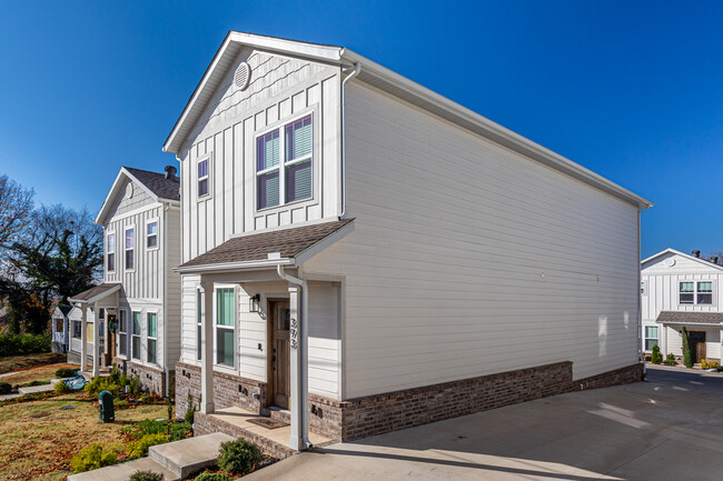 University Housing in Fayetteville, AR - Foto de edificio - Building Photo