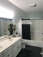 111 Lyme Rd, Unit 2nd floor in Hanover, NH - Foto de edificio - Building Photo