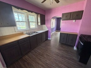 614 W 8th Ave in Hutchinson, KS - Building Photo - Building Photo