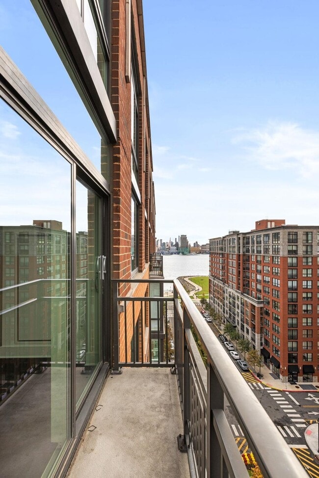 1100 Maxwell Ln in Hoboken, NJ - Foto de edificio - Building Photo