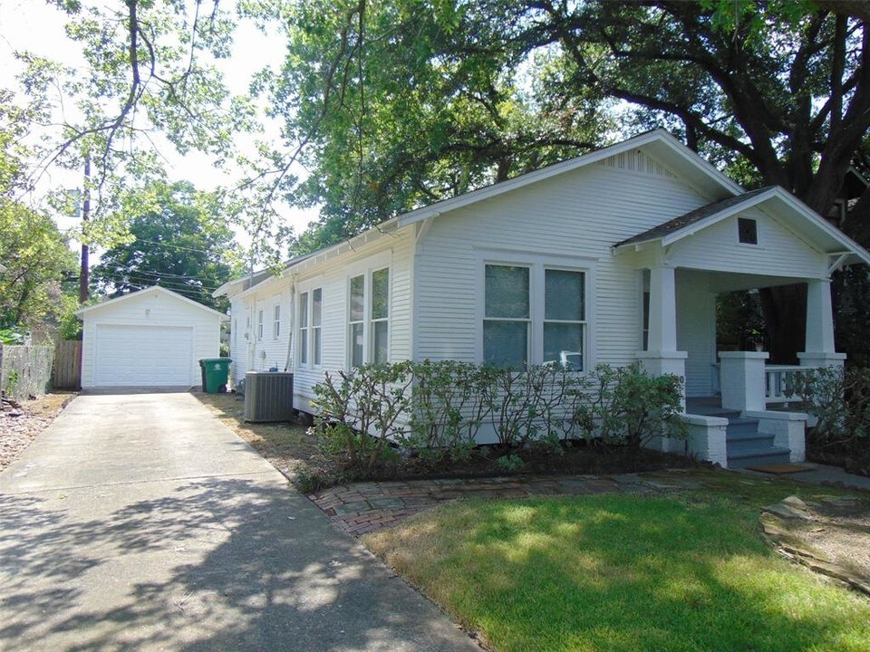 4620 Oakridge St in Houston, TX - Building Photo